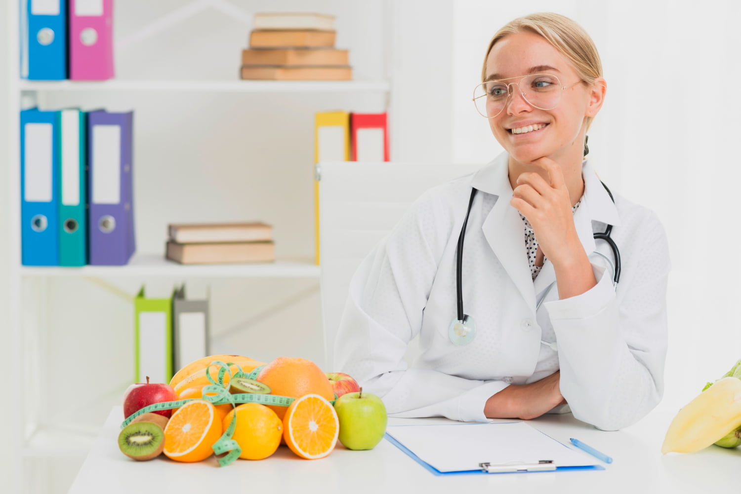 Which Fruits Are Best for Diabetes and Heart Patients? 1 Doctor beside a bowl of fresh fruits, showcasing healthy choices for diabetes and heart patients.