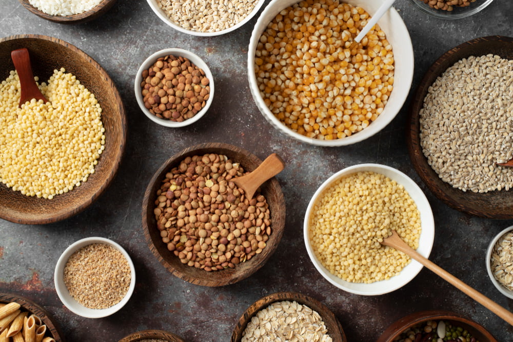 Which Food Is Good for Eyes: Nourish Your Healthy Vision 9 A selection of whole grain bread and brown rice, showing foods that are good for eyes, rich in Vitamin E and zinc.