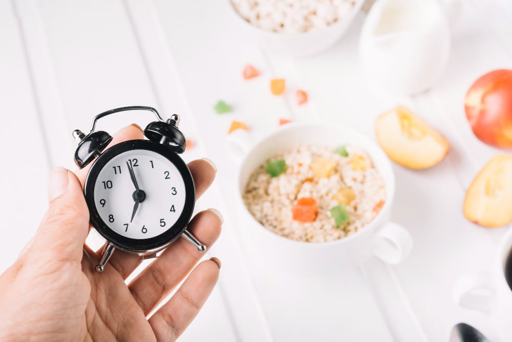 Circadian Eating: Boost Your Metabolism with Meal Timing 2 Circadian Eating: Balanced meal timing throughout the day to support metabolism and natural body rhythms.