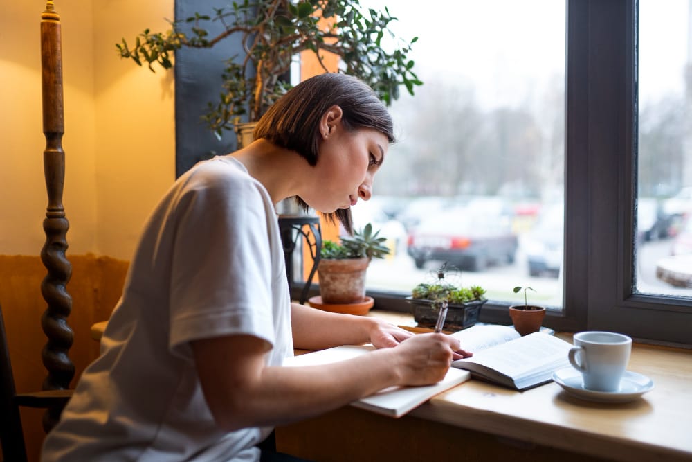How to Stop Comparing Yourself: 10 Proven Ways to Grow 2 How to Stop Comparing Yourself – Practicing gratitude and self-reflection for personal growth